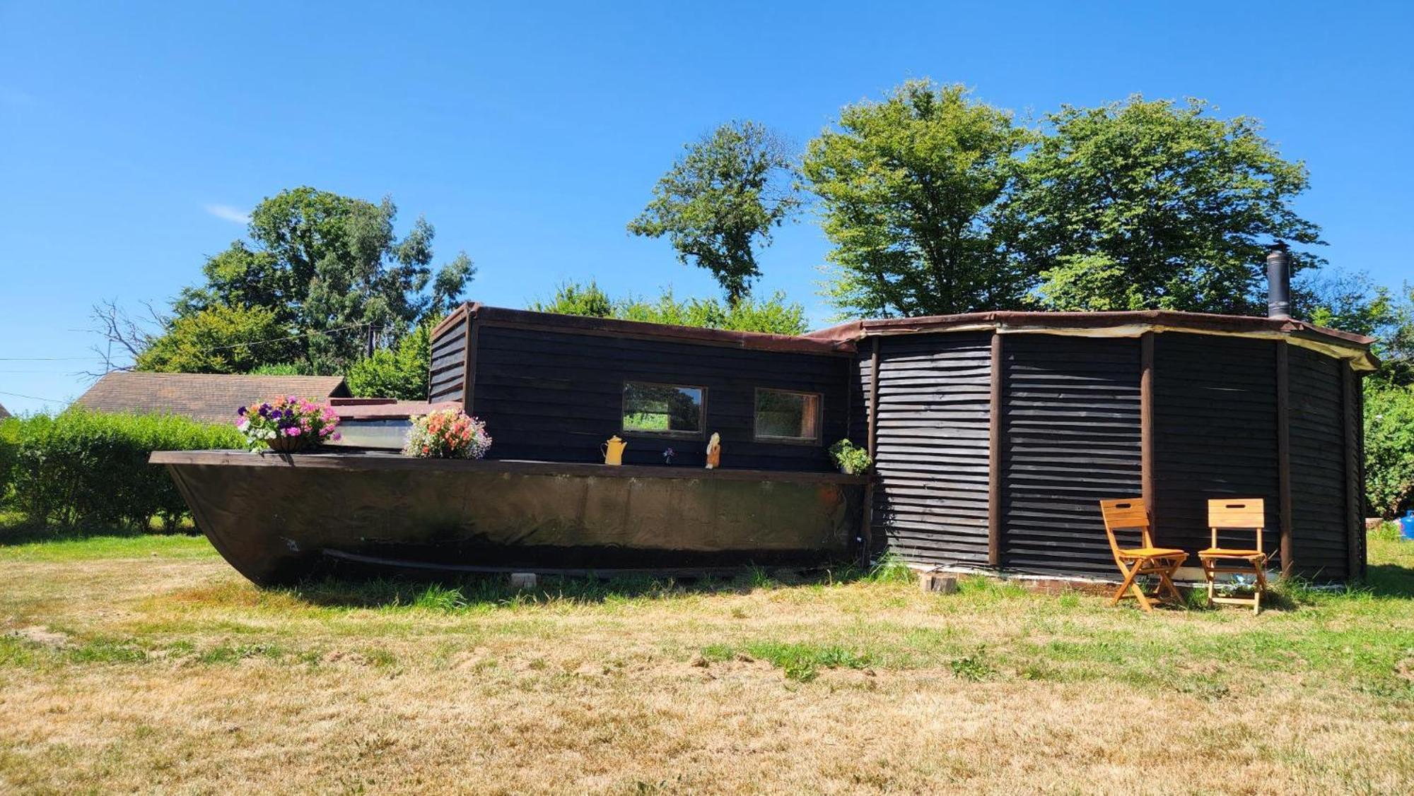 Vigo Retreat Boat Yurt Acomodação com café da manhã Wrotham Exterior foto